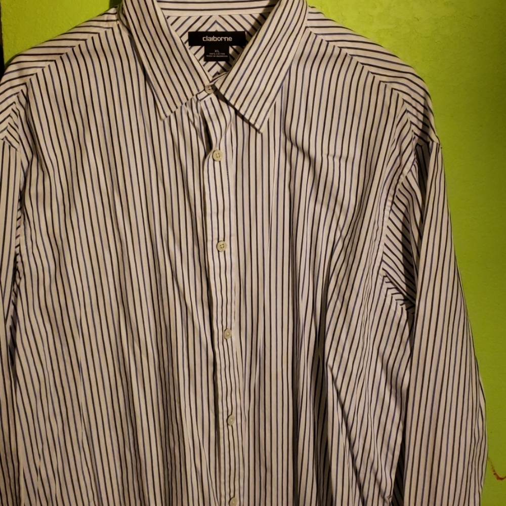 Liz Claiborne Mens button up shirt